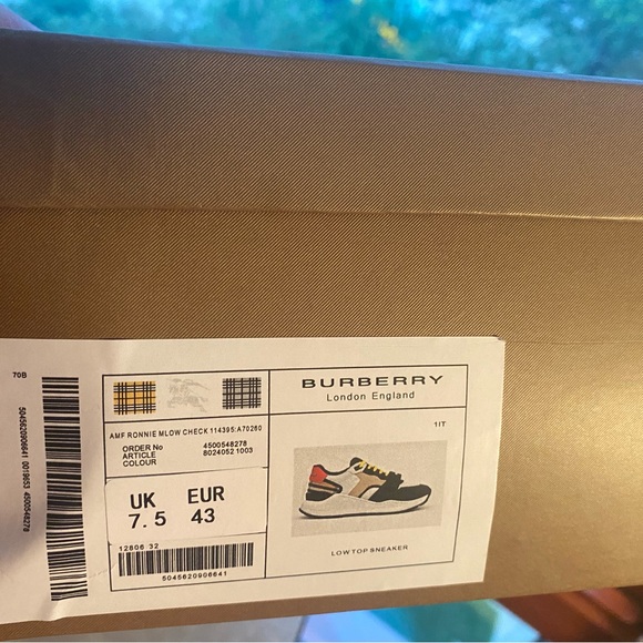 NEW BURBERRY SNEAKERS/GYM SHOES - Picture 3 of 7